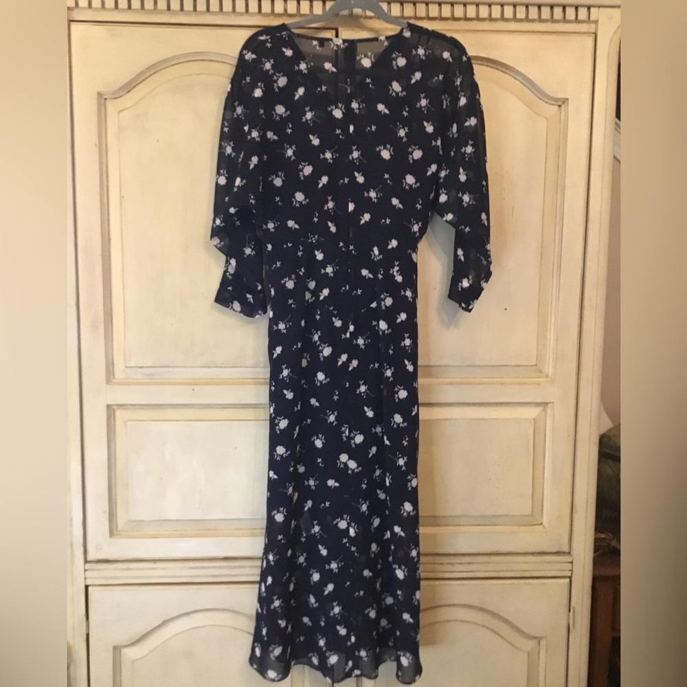 Cabi Women’s Midnight Navy Floral Dream Dress Size 6 NWT - Picture 2 of 4